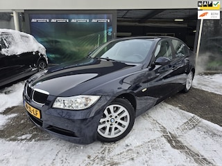 BMW 318i Business Line | 12MND GARANTIE | NAVI | CRUISE | AIRCO | LMV |