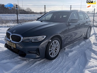 BMW 3-serie Touring 320e Business Edition Plus | Carplay | Sportstoelen | EL trekhaak | Full Leder |