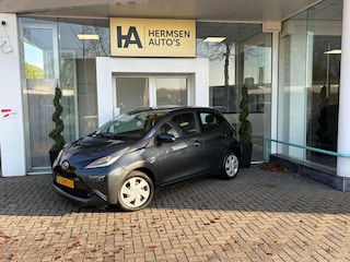 Toyota Aygo 1.0 VVT-i x-play |5drs|Airco|Cam|Navi|
