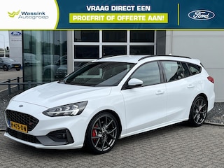 Ford Focus Wagon 2.3 EcoBoost 280pk ST-3 | Winterpack | Alcantara bekleding | Camera | Performance Modus |