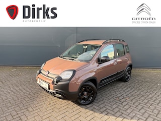 Fiat Panda 70pk Trussardi (Automatische Airco - Parkeersensoren - Lichtmetalen velgen 15" Zwart - Bluetooth - Dakrails - Trussardi Pack)