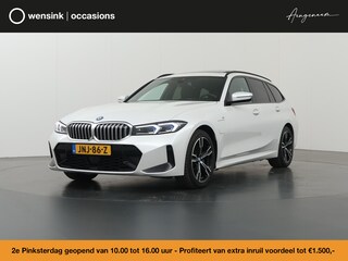 BMW 3-serie Touring 330e | Panoramadak | Ele. stoelen + Geheugen | HUD | Sportstoelen | Camera | Apple CarPlay/Android auto | Adaptieve Cruise Control | Comfort Pakket | M-Sport Pro | HiFi | Curved Display |
