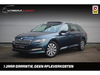 Skoda Superb Combi 1.4 TSI iV Style // Luxe lederen interieur | Trekhaak | Panoramadak | Memory | Camera | App Connect