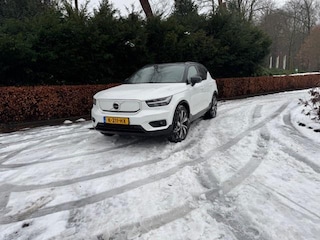 Volvo XC40 RECHARGE P8 AWD R-DESIGN/LEER/PANO/THAAK/WARMTEPOMP