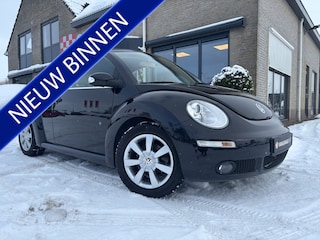 Volkswagen Beetle New Cabriolet 2.0 Highline Automaat Leder / Nieuwe kap / Parkeersensors