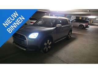 Mini Countryman 1.5 C Favoured XL | Leer | Memory seats