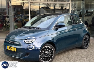 Fiat 500 La Prima 42 kWh | Climaat control | Carplay | Camera | All season banden | Adaptive Cruise |