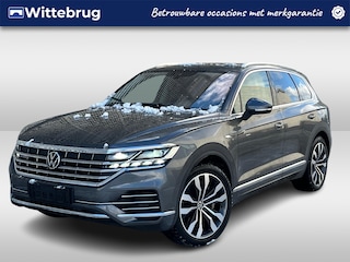 Volkswagen Touareg 3.0 TSi 381pk eHybrid 4MOTION ELEGANCE / Panorama dak / LEDER / Luchtvering / Zwenkb trekhaak / LED IQ / LM 21 inch / Navigatie Premium