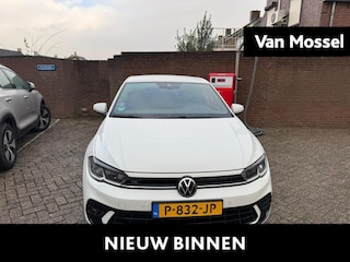 Volkswagen Polo 1.0 TSI R-Line | 95 PK | R-Line exterieur | Climatronic | Navigatie | LED Matrix | Stoelverwarming | Digitale Cockpit Pro | 17 Inch Velgen | Apple Carplay / Android Auto |