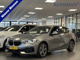 BMW 118i 136 Pk Automaat Navigatie / DAB / Apple Carplay / Camera