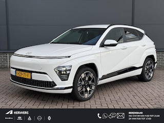 Hyundai Kona Comfort Smart 65.4 kWh / Warmtepomp / Stuur- & Stoelverwarming / Navigatie / Apple Carplay & Android Auto / Vehicle-to-Load (V2L) / Blind-spot Collision Assist / 19"  Lichtmetalen Velgen