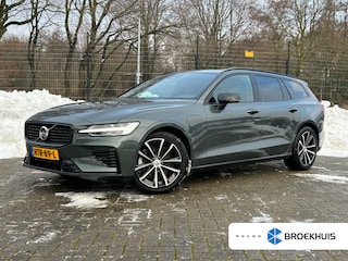 Volvo V60 2.0 T6 Plug-in hybrid AWD Plus Dark | Forest Lake! | 360 camera | Trekhaak | All-seasons | Harman/Kardon | Climate pack |