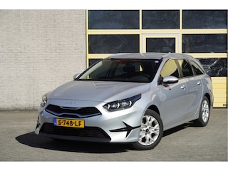 Kia Ceed Sportswagon 1.0 T-GDi DynamicLine BJ2023 Lmv 16" | Led V+A | Pdc | Navi | Achteruitrijcamera | Climate control | Cruise control | Getint glas