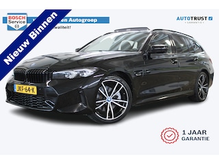 BMW 3-serie Touring 330e xDrive | M- Sport | Incl. 12 maanden garantie | 292 PK | Panorama dak | 360° camera | Head-up display | Memory sportstoelen | Shadow-line | Dodehoek detectie | Widescreen Display | Apple CarPlay | 19'' Breedset | Stoelverwarming |