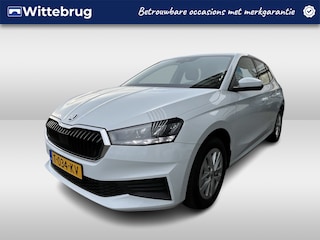 Skoda Fabia 1.0 TSI Ambition DSG Automaat Navigatie / Smartlink wireless / Parkeersensoren / lichtmetalen Velgen