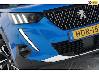 Peugeot 2008 1.2 PureTech GT AUT | Blue Vertigo | Zwarte hemel/AppleCarplay/Camera/NAV/Half-Leder - Chique & Sportief!