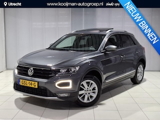 Volkswagen T-Roc 1.5 TSI Sport Business R Schuif / kantel dak, Navigatie, Stoel verwarming.