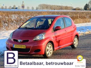 Toyota Aygo 1.0-12V Aspiration Red Navigator /Super leuke auto en Top onderhouden!/
