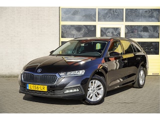 Skoda Octavia Combi 1.0 TSI Business Edition BJ2021 Lmv 16" | Led | Pdc | Navi | Dynamische knipperlichten | Elek. achterklep | App-Connect | Dashboard verlichting | Virtual cockpit | Climate control | Cruise control | Extra getint glas