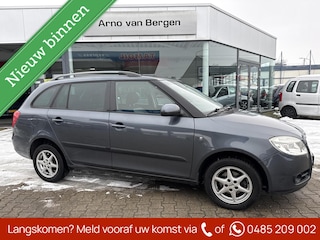 Skoda Fabia Combi 1.4-16V Tour, climatronic, cruisecontrol, trekhaak, nette auto afkomstig van de 2e eigenaar !!