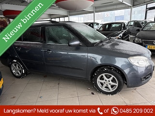 Skoda Fabia Combi 1.4-16V Tour, climatronic, cruisecontrol, trekhaak, nette auto afkomstig van de 2e eigenaar !!