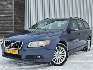 Volvo V70 2.5T 5-Cilinder /Stoelverwarming/LeerCruise/Trekhaak!