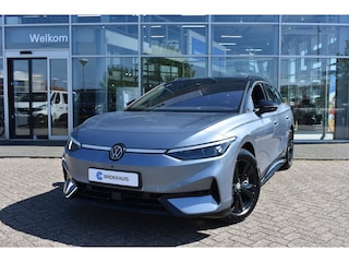 Volkswagen ID.7 Tourer Pro Business | TREKHAAK | BLACK PACK | IQ LIGHT | NAVIGATIE | AUTOMATISCHE STOELEN | SFEERVERLICHTING | STOEL + STUURVERW.