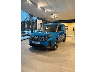 Ford Transit Courier E-Transit Limited 44 kWh DIRECT LEVERBAAR | Trekhaak | Adapt. Cruise | Dodehoek Detectie | Camera | Winter-pack | Standkachel | Driver Assistance Pack | Climate Control |