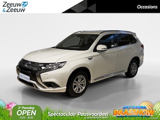 Mitsubishi Outlander 2.4 PHEV Pure 135PK AUTOMAAT | 1ste eigenaar | Cruise Control | Climate Control | Achteruitrijcamera | Parkeersensoren rondom |