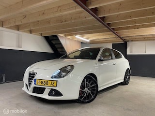 Alfa Romeo Giulietta 1.7 TBi Quadrifoglio Verde Pano-Leder