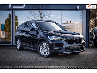 BMW X1 XDrive25e High Executive|Pano|Dealer Onderh|HUD|Apple CarPlay|Cam|LED|
