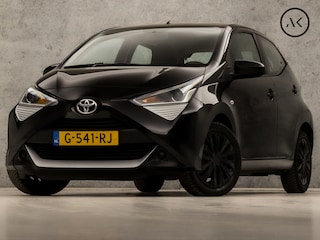Toyota Aygo 1.0 VVT-i x-play Sport GROOT NAVI, CAMERA, CRUISE, SPORTSTOELEN, XENON, BLUETOOTH, NIEUWSTAAT)