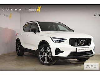 Volvo XC40 B4 211PK Automaat Plus Dark / Extra getint glas / Microtech/Nubuck / Camera achter