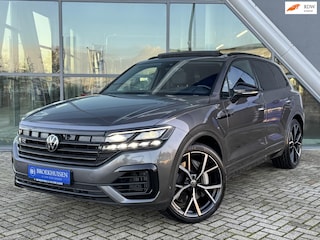 Volkswagen Touareg 3.0 TSi 4MOTION R 463pk Luchtvering / Trekhaak / Head Up Display