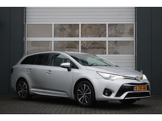 Toyota Avensis Touring Sports 1.8 VVT-i SkyView Edition Camera/Stoelverwarming/Keyless/Lane.Assist/Navi/Bluetooth/Trekhaak/Dealer