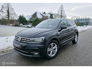 Volkswagen Tiguan 2.0 TSI 4Motion R-Line / Pano / HUD / Trekh.