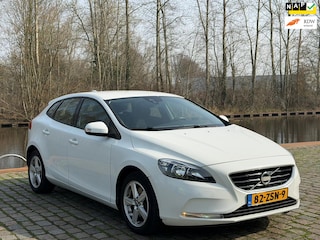 Volvo V40 1.6 T3 Kinetic 2e eigenaar dealer onderhouden airco navigatie cruis control parkeer sensor