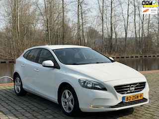 Volvo V40 1.6 T3 Kinetic 2e eigenaar dealer onderhouden airco navigatie cruis control parkeer sensor