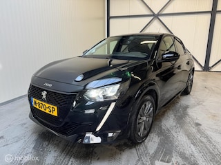 Peugeot 208 EV Allure 50 kWh SOH 91%. 4X op voorraad