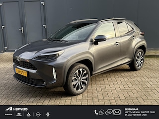 Toyota Yaris Cross 1.5 Hybrid 130 TeamPlayer Automaat Dynamic / tot 10 jaar Garantie / Winter Pakket / Safety Pakket / Adaptief CC / Stuur-, Stoel en voorruitverwarming / Draadloze telefoon lader / Apple Carplay Android Auto / Achteruitrijcamera /