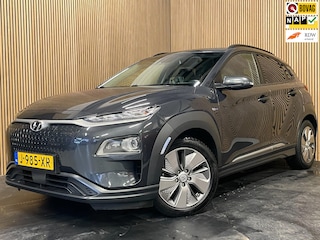Hyundai Kona EV Premium 64 kWh|GROTE ACCU|100%SOH|FACELIFT|3-FASE|HUD|LEDER|ACC|KRELL|STUURVERW|STOELVERW+VENT.|CAMERA|CARPLAY|NL