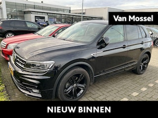 Volkswagen Tiguan 1.5 TSI ACT Highline Business R | 19 inch velgen | Trekhaak | head-up display | Panoramadak | Elektrische achterklep |