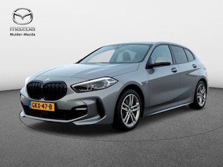 BMW 118i M-pakket Aut | Camera | PDC 2x | Privacy glass