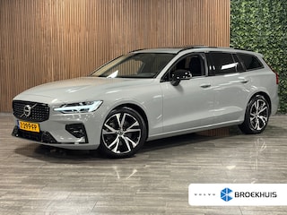 Volvo V60 B4 Plus Dark Trekhaak | Schuifdak | Adaptieve Cruise Control | Stoelverwarming voor+achter | Stuurwielverwarming | Full LED Meesturende koplampen | Pilot Assist | BLIS Dode Hoek Detectie | Parkeercamera | Elektrische voorstoelen geheugen | Lederen bekleding | Zitting verlenging voorstoelen | 18 Inch | Google Infotainment | Keyless Drive | Privacy Glass | Parkeersensoren voor+achter | Breedstralers in voorbumper | Elektrisch bedienbare achterklep | DAB Radio | Apple Carplay/Android Auto | Draadloos telefoon opladen | Volvo On Call met mobiele App functie | Vapour Grey Metallic |
