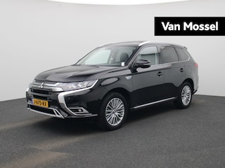 Mitsubishi Outlander 2.4 PHEV Intense+ AUTOMAAT | TREKHAAK | PANORAMADAK | NAVIGATIE | CAMERA | ELEKTRISCHE STOEL | ALCANTARA | STOEL & STUUR VERWARMING | CRUISE | CLIMA | PDC | 12 MAANDEN BOVAG GARANTIE |
