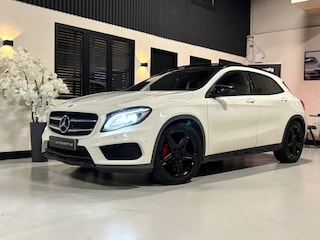 Mercedes-Benz GLA 200 AMG | Pano | Cam | Parkeersensoren | Stoelverwarming | Nav | Xenon | Led |