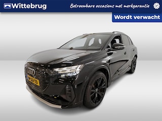 Audi Q4 35 Advanced edition 55 kWh 170pk / Navigatie / LED Matrix / LM 20 inch / Parkeersensoren A / Elektr klep