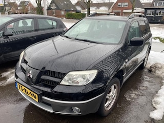 Mitsubishi Outlander 2.0 INVITE PLUS (Motor Defect!)  Trekhaak - Dakrailing - Spoiler - Airco
