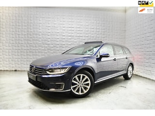 Volkswagen Passat Variant 1.4 TSI GTE PANO LEER CAMERA TREKH