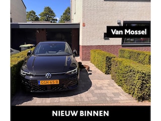 Volkswagen Golf 1.5 eTSI R-Line Edition 116 PK | Origineel Nederlands | Eerste Eigenaar | LED Matrix | Navigatie | Achteruitrijcamera | Stoelverwarming | Stuurwielverwarming | Sfeerverlichting | Digitale Cockpit